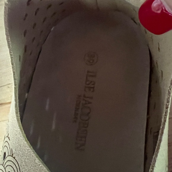 Ilse Jacobsen Tulip Slip-On EU 39 / US 8.5 Neutral Laser Cut Sneakers - Picture 8 of 8